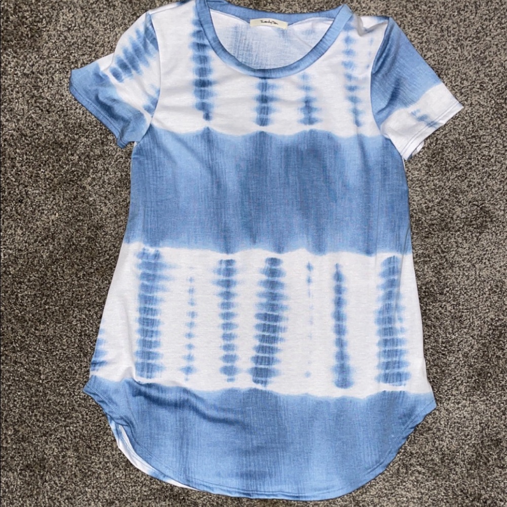 Boutique top size small